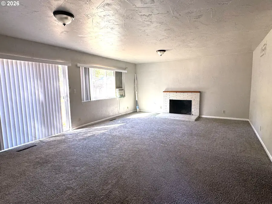 621 Irving Dr, Tri City, OR 97457 - #3