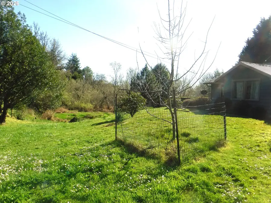 56710 Dillard Dr, Coquille, OR 97423 - #2