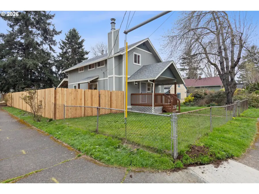 9828 SE Ellis St, Portland, OR 97266 - #2