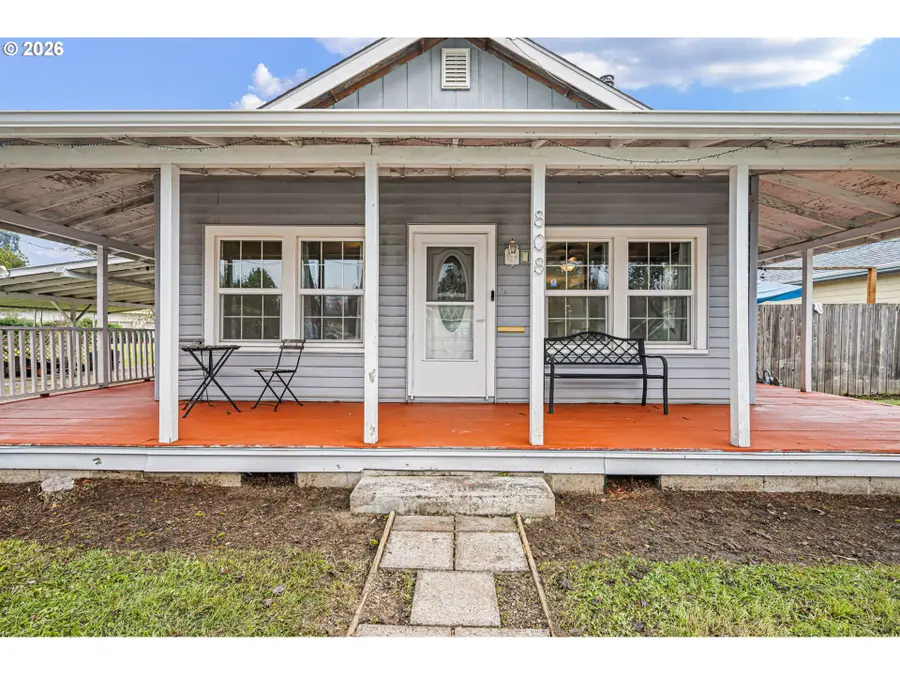 808 N 10th St, Cottage Grove, OR 97424 - Image #3