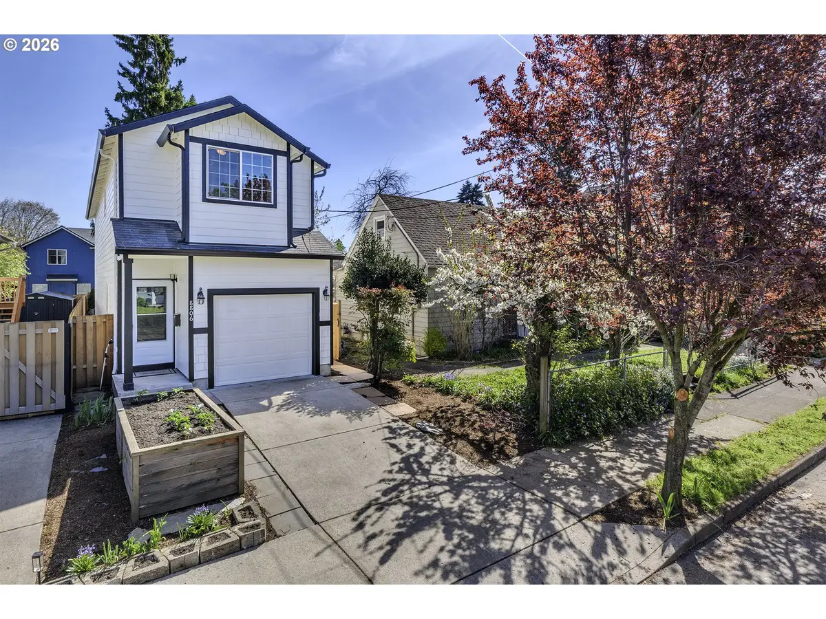 8806 N Fiske Ave, Portland, OR 97203 - #1