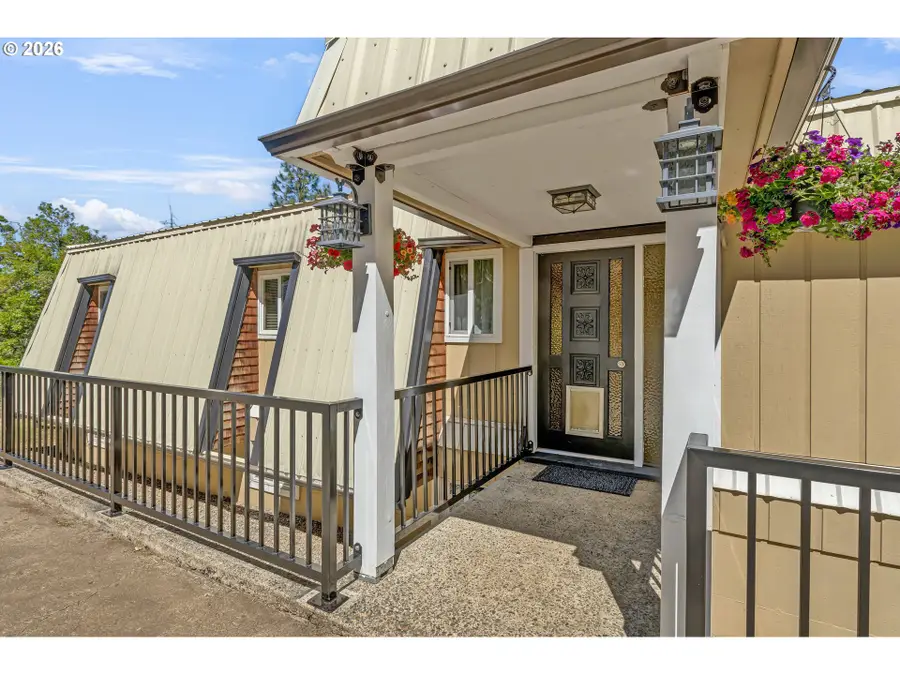 331 Hemlock Ln, Roseburg, OR 97471 - #3