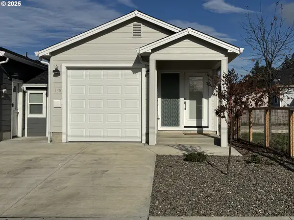 158 SE Mosher Ave, Roseburg, OR 97470