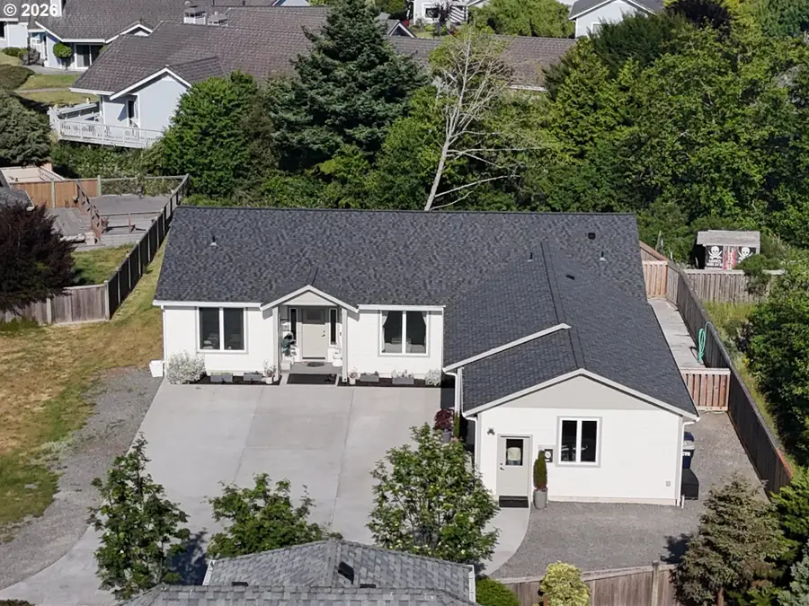 7205 Edge Cliff Dr, Brookings, OR 97415 - #3