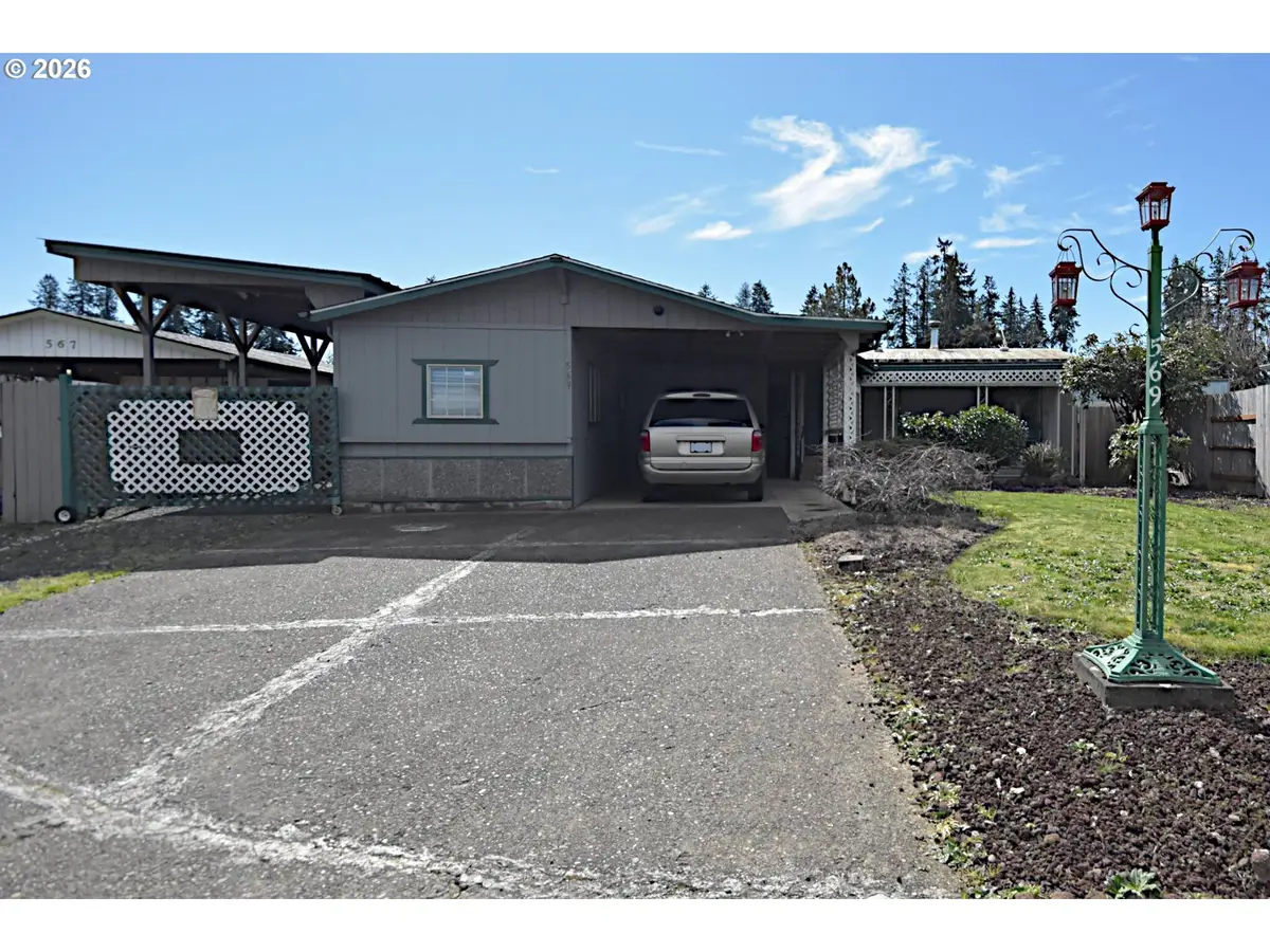 569 S 51st Pl, Springfield, OR 97478 - #1