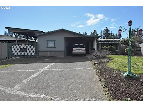 569 S 51st Pl, Springfield, OR 97478