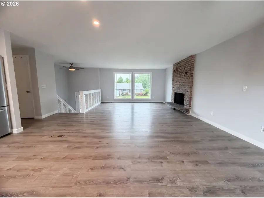 1209 SW 25th St, Troutdale, OR 97060 - #3