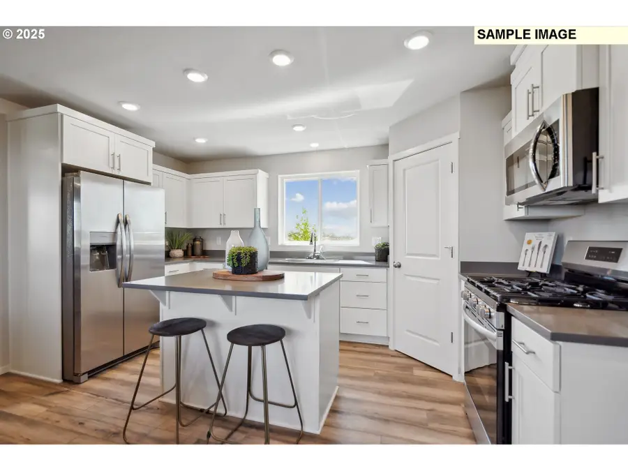 728 Merriott Lane, Woodburn, OR 97071 - Image #2