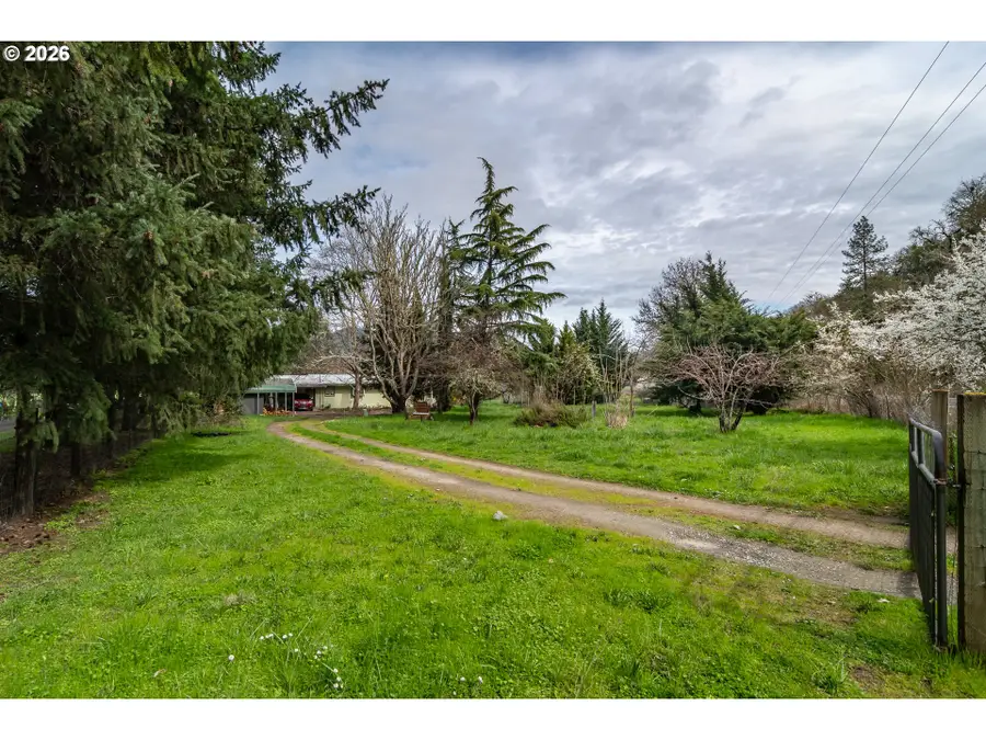 3161 Glenbrook Loop Rd, Riddle, OR 97469 - #3