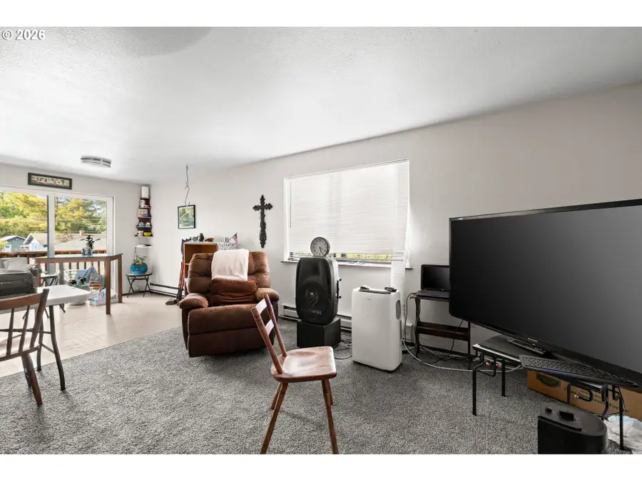 903 W Charles St, Newberg, OR 97132 - #3