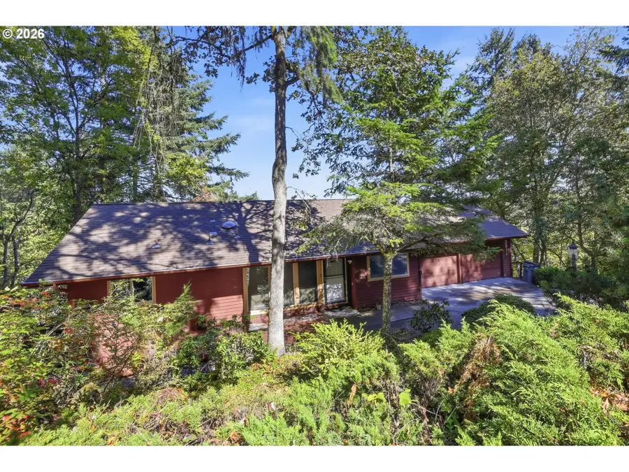 2811 Timberline Dr, Eugene, OR 97405 - #2