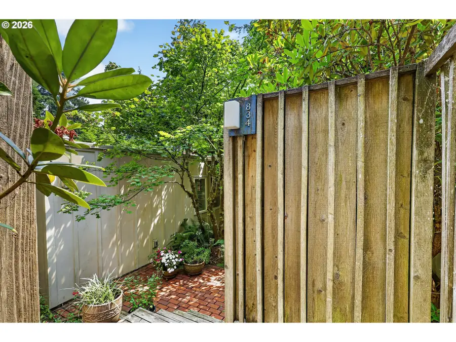 834 SW Westwood Dr, Portland, OR 97239 - #2