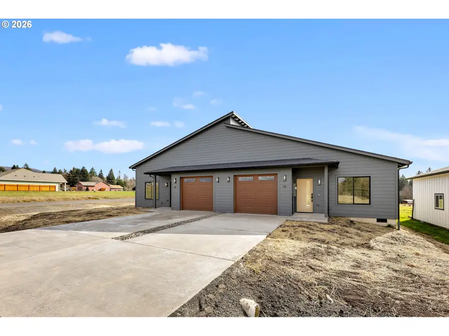 3 Anchor Way Loop #B, Cathlamet, WA 98612 - #3