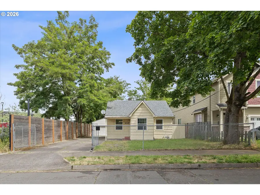 8305 SE Rhone St, Portland, OR 97266 - #2