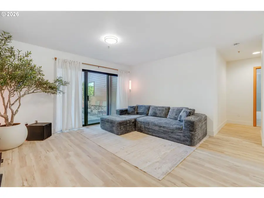 730 NW Naito Pkwy #E10, Portland, OR 97209 - #3