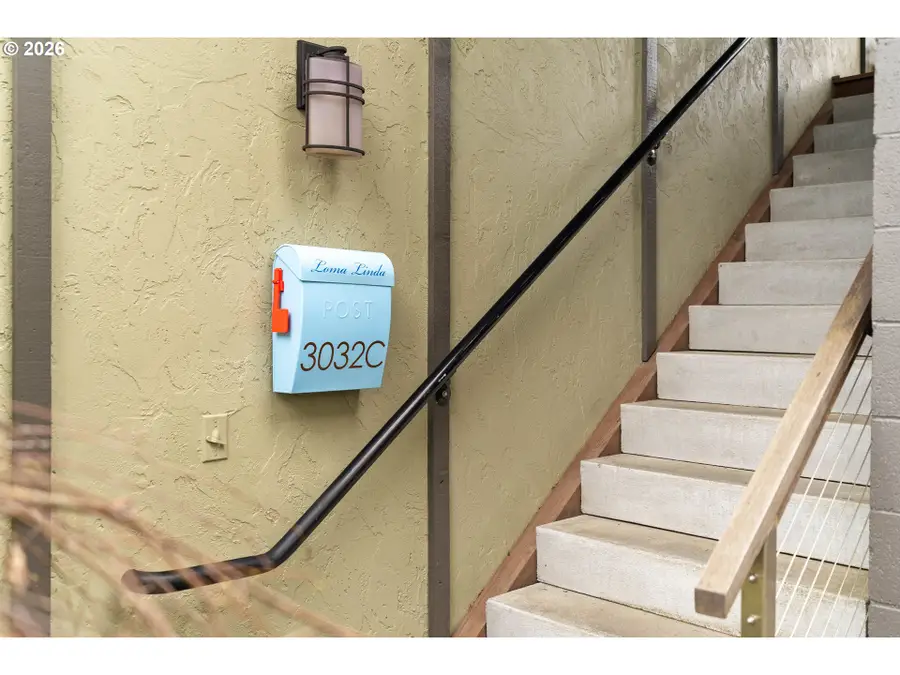 3032 SW Florida Ct #C, Portland, OR 97219 - #2