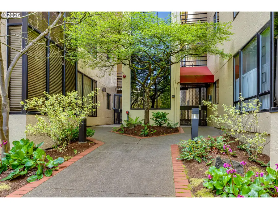 606 Wimbledon Ct, Eugene, OR 97401 - Image #2