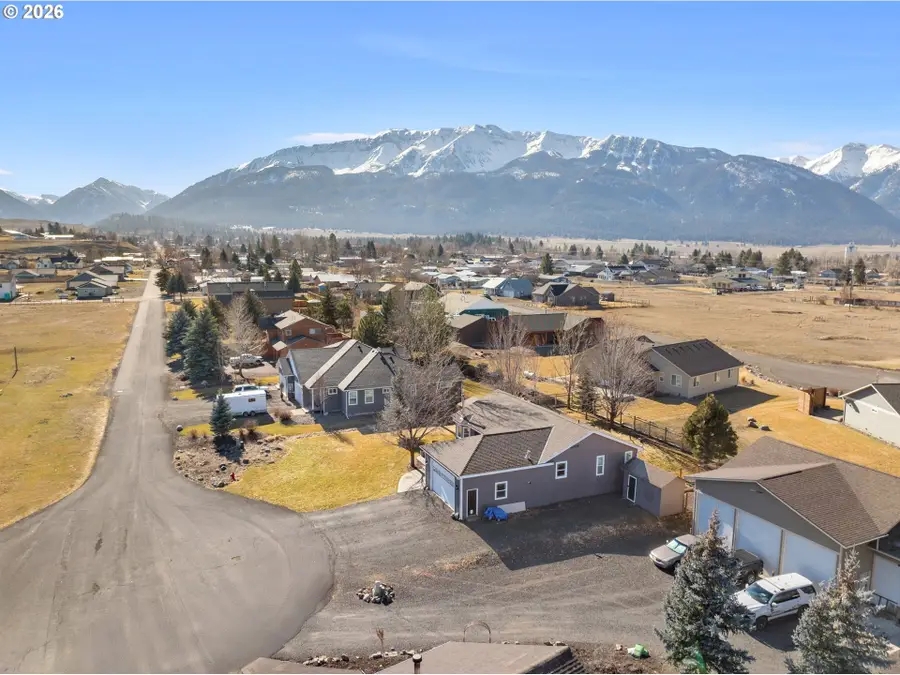 719 N East St, Joseph, OR 97846 - #2