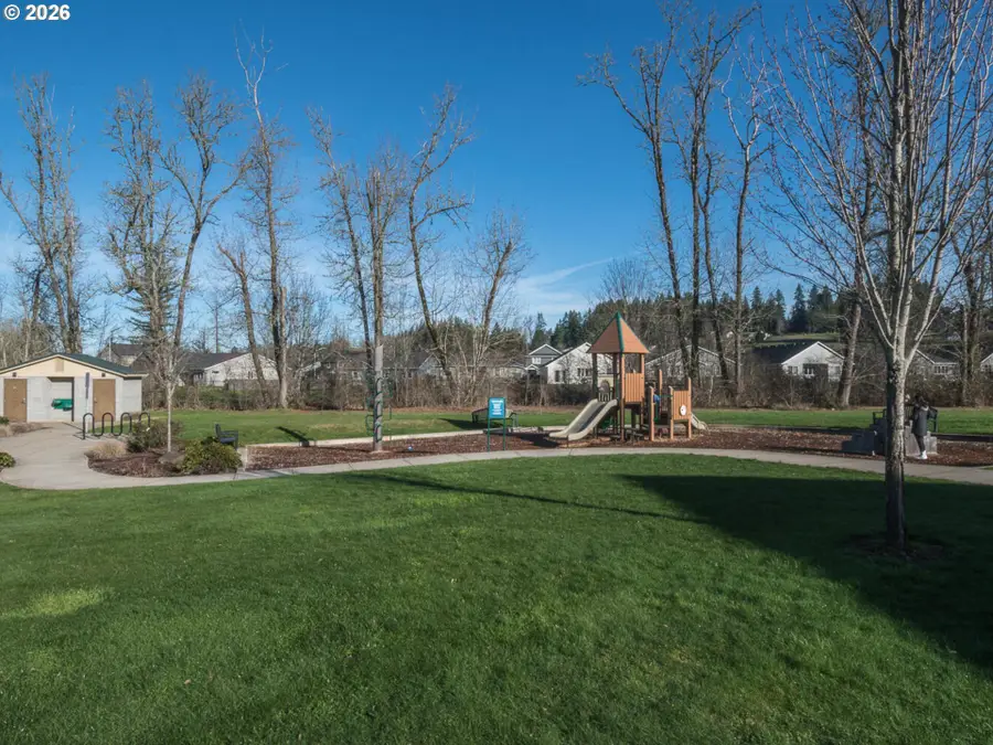 1643 N Broadway St, Estacada, OR 97023 - #2