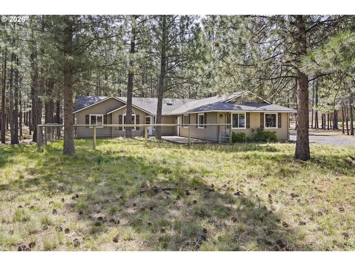 14485 Mountain View Loop, Sisters, OR 97759 - #1