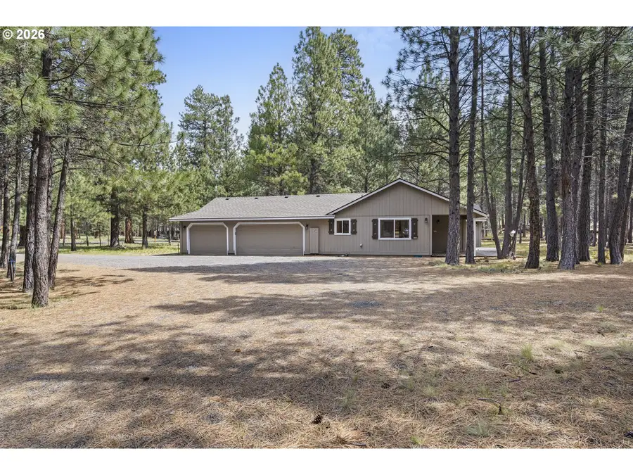 14485 Mountain View Loop, Sisters, OR 97759 - #2
