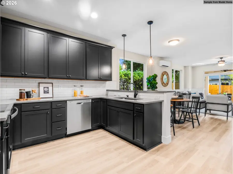 7252 SW 1st Ave, Portland, OR 97219 - #2
