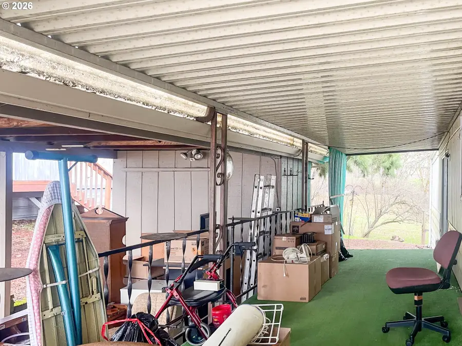 37 NE Mary Ann Ln, Roseburg, OR 97470 - Image #3