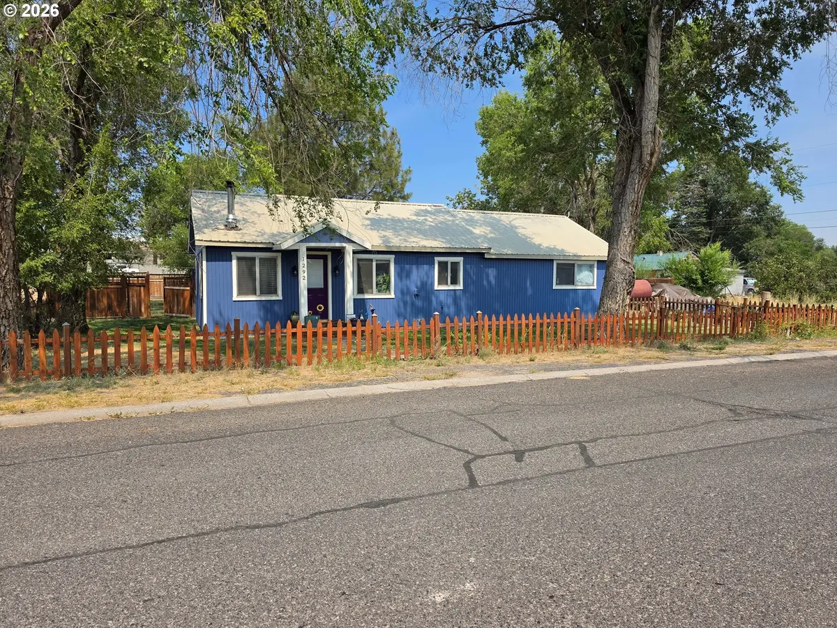 1292 W Fillmore St, Burns, OR 97720 - #1