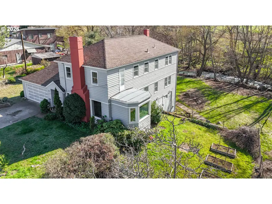 1002 W 11th St, The Dalles, OR 97058 - #2