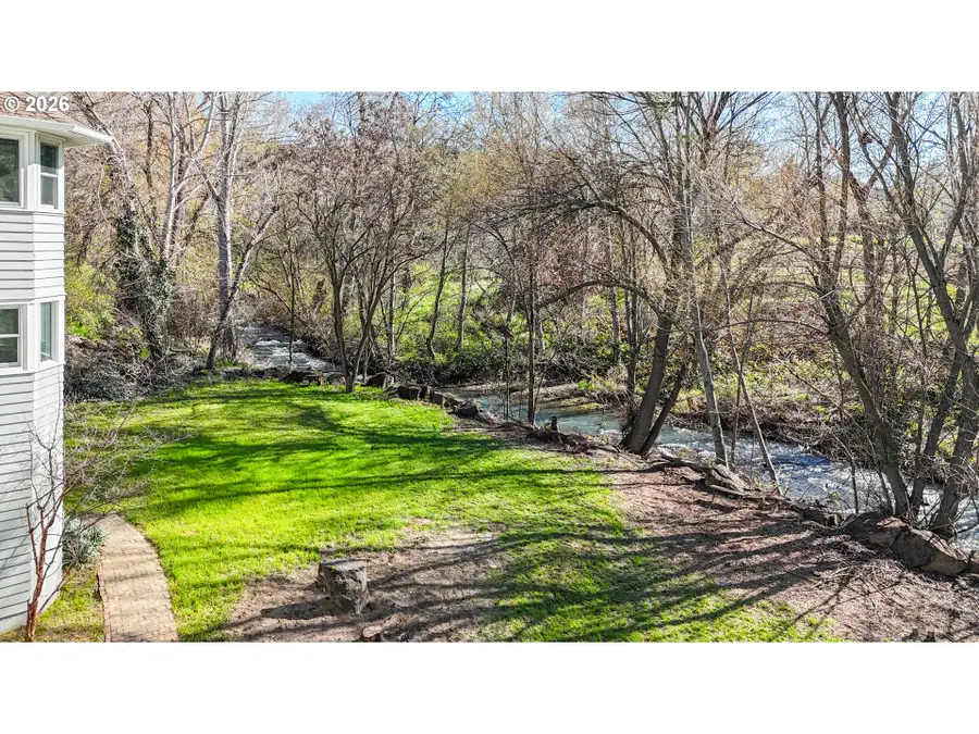 1002 W 11th St, The Dalles, OR 97058 - #3