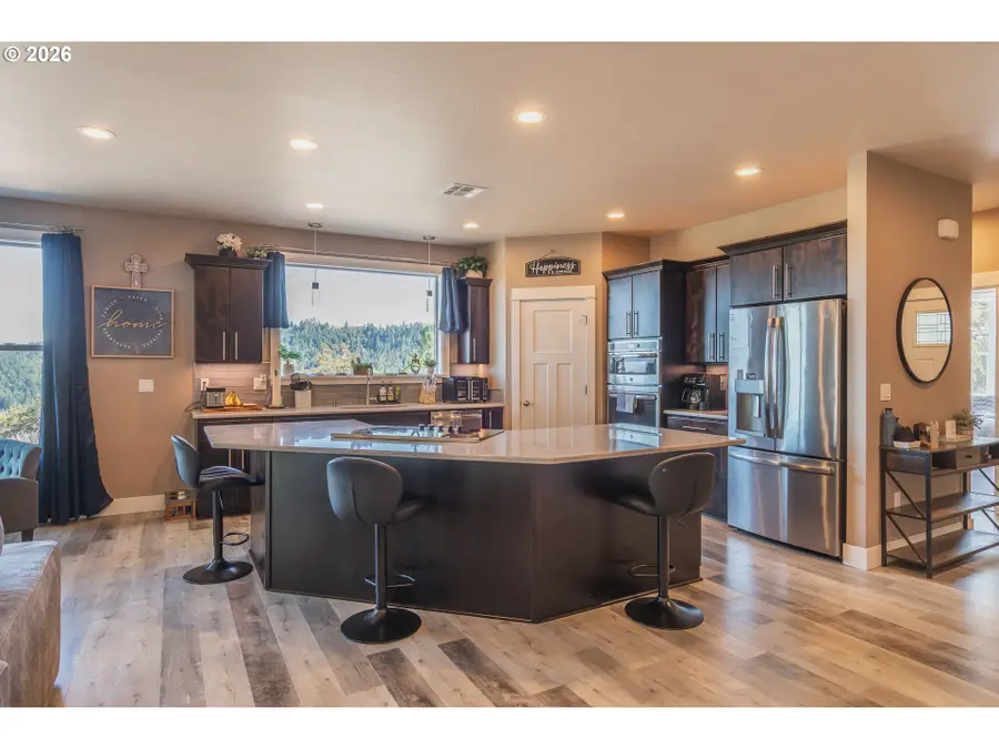 175 Platinum Dr, Roseburg, OR 97471 - #3