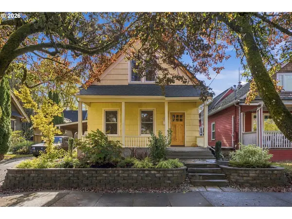 1342 SE Lexington St, Portland, OR 97202
