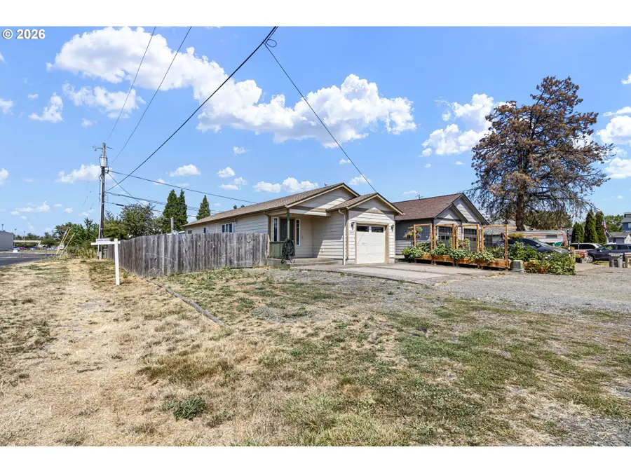 2003 17th Ave, Albany, OR 97322 - #2