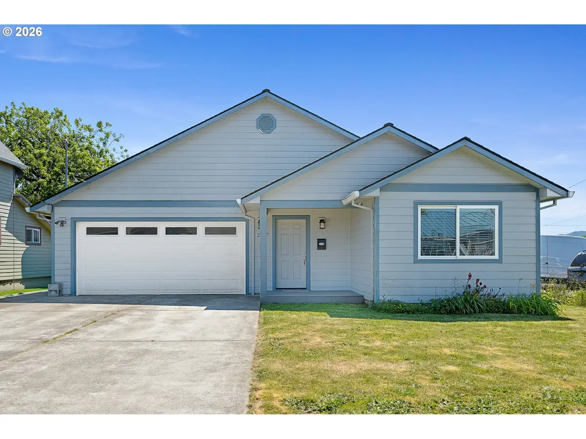 2207 8th St, Tillamook, OR 97141 - #1