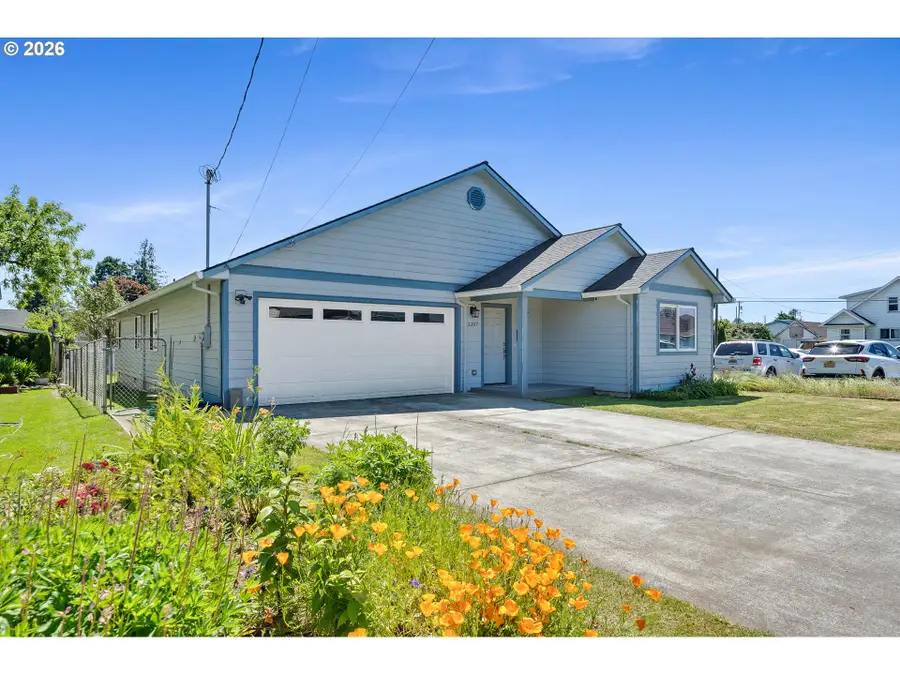 2207 8th St, Tillamook, OR 97141 - #3