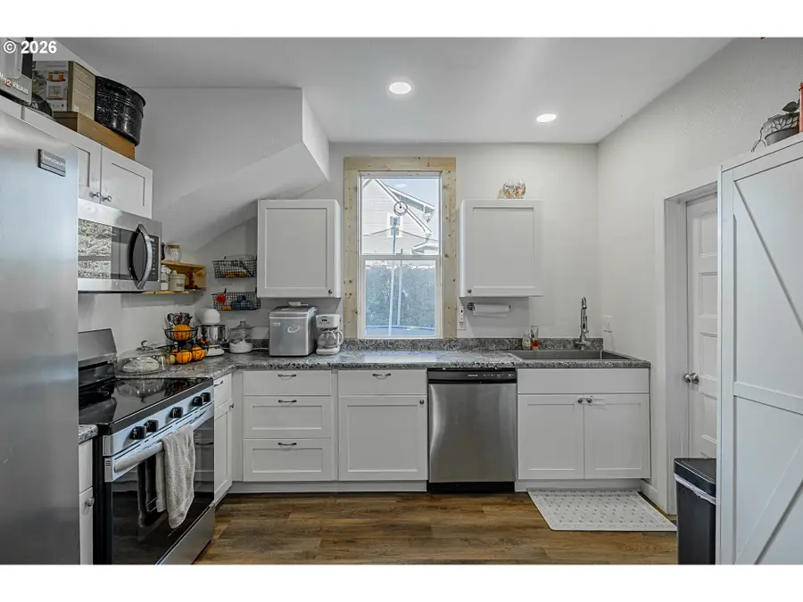 1541 Union Ave, North Bend, OR 97459 - #3