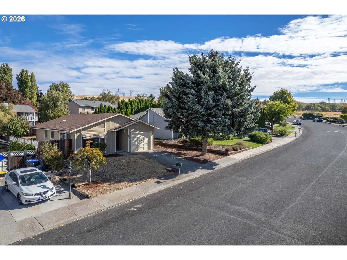 632 Sherman Dr, The Dalles, OR 97058 - #1