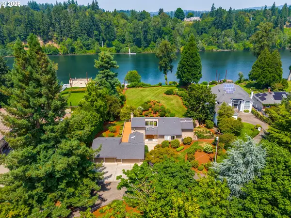 15995 NE Eilers Rd, Aurora, OR 97002