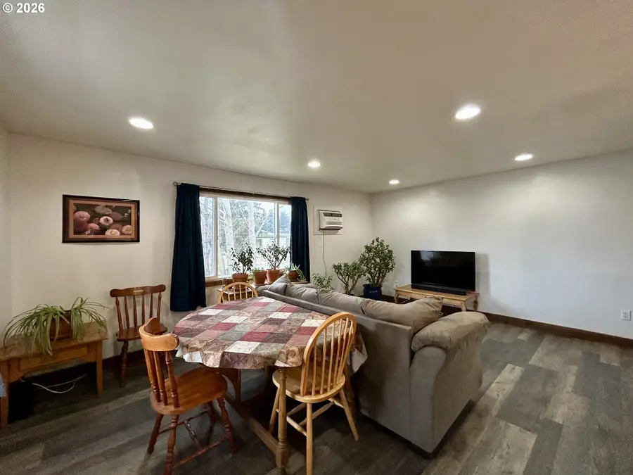 400 D St, Dallesport, WA 98617 - #3