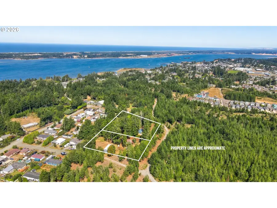 1040 Jefferson St, Coos Bay, OR 97420 - #2