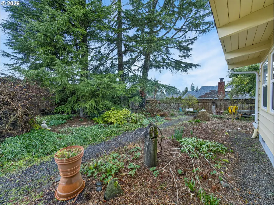 4833 SW Buddington St, Portland, OR 97219 - #3