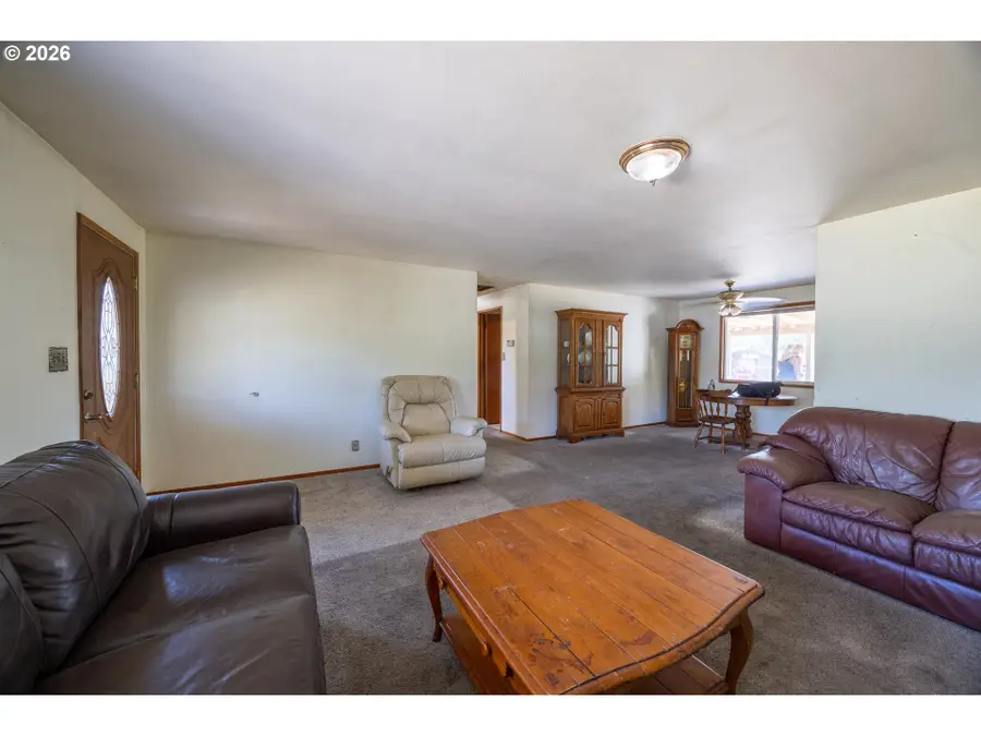 10285 NW 314th Ave, North Plains, OR 97133 - #3