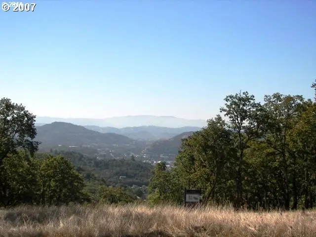 887 Southridge Way, Roseburg, OR 97470 - #2