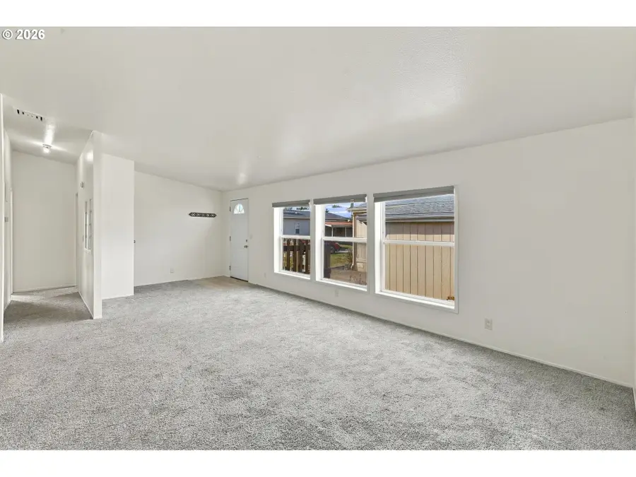 1000 S Mckern Ct #3, Newberg, OR 97132 - #2