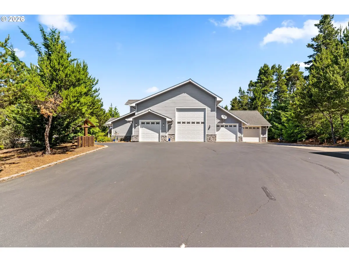 87921 Star View Dr, Florence, OR 97439 - #1