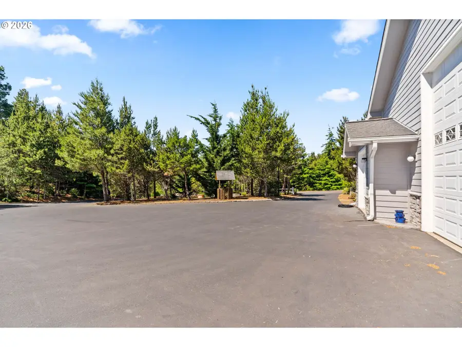 87921 Star View Dr, Florence, OR 97439 - #3