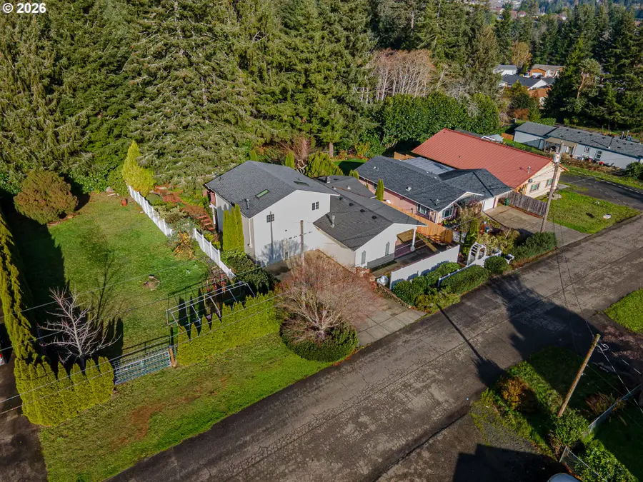 1740 Pennsylvania Ave, Coos Bay, OR 97420 - Image #2