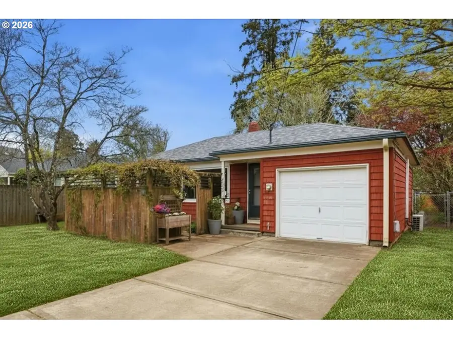 5823 SE Insley St, Portland, OR 97206 - #2
