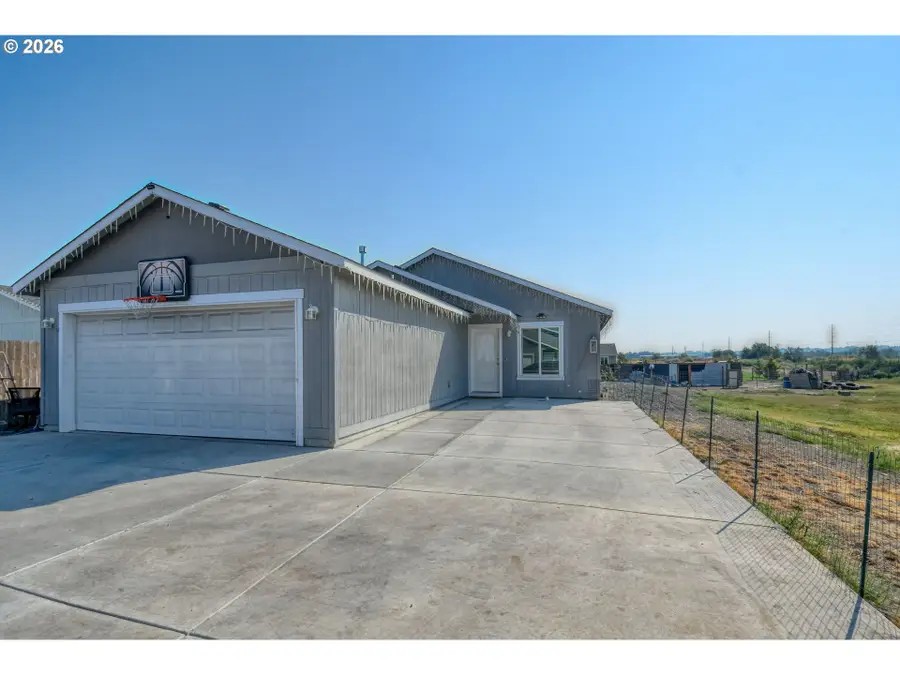 1447 NE Kenna Dr, Hermiston, OR 97838 - #2