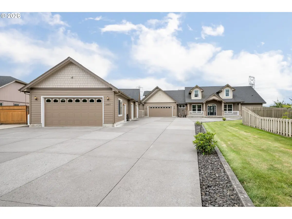 2487 Redwood Ave, Longview, WA 98632 - #1